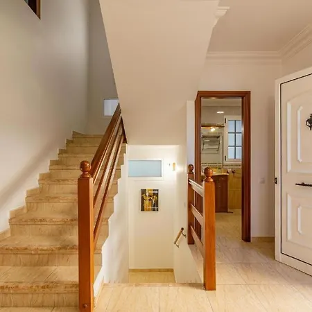 Hills Private Villa *